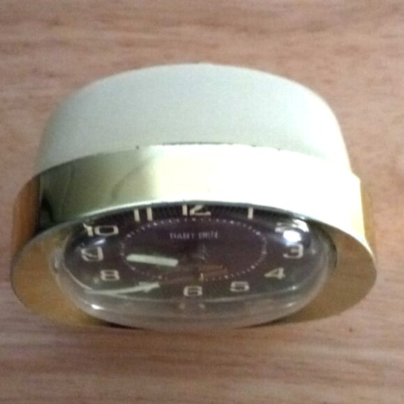 Vintage Westclox Big Ben Wind-Up Alarm Clock Gold Tone Beige Works Excellent - Picture 3 of 8